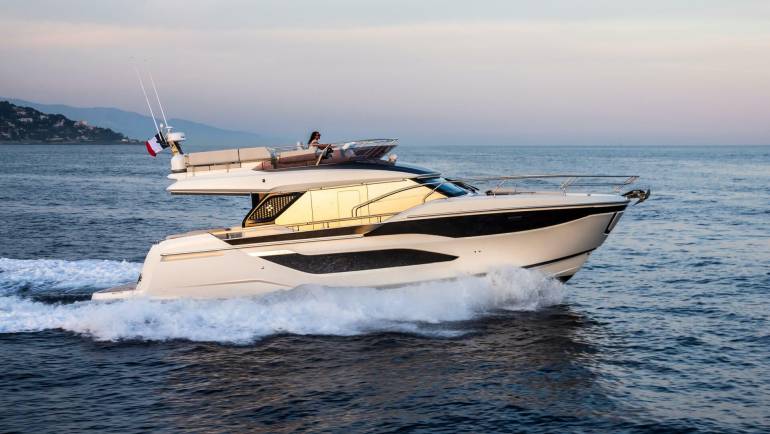 Nouveauté 2024 – Prestige Yachts F4