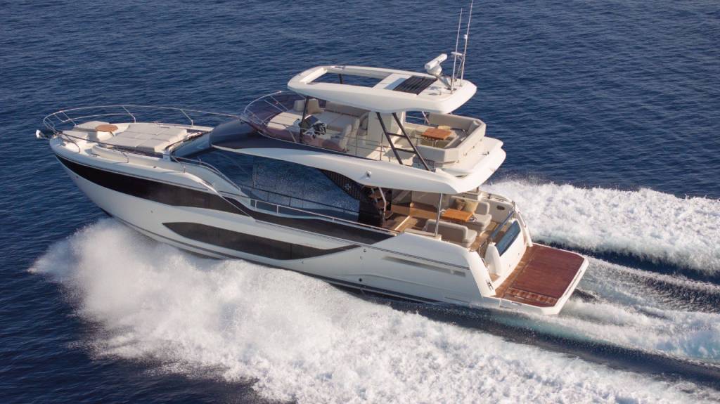 Prestige F5.7 : La Grande Révélation Nautique de 2025 !