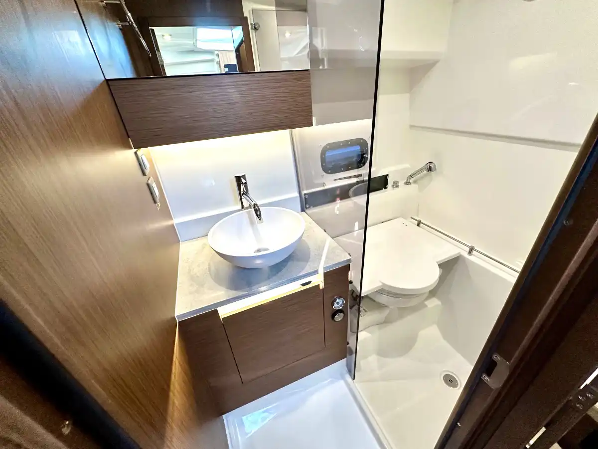 CAP CAMARAT 10.5 intérieur 3