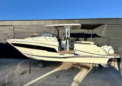 Vue latérale du Cap Camarat 10.5 WA